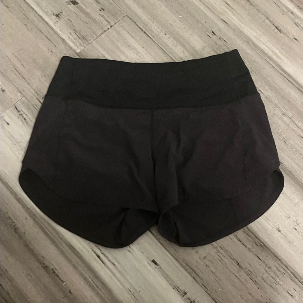 lululemon black speed up size 4 high rise inseam 4”